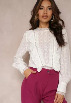 Biała Koronkowa Bluzka z Falbankami i Metaliczną Nitką Otha