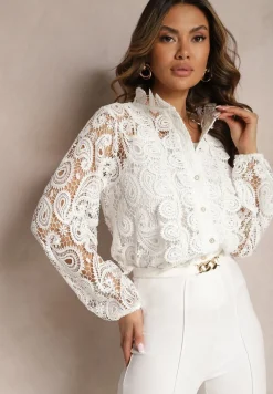Biała Koszula z Ażurowej Koronki we Wzór Paisley ze Stójką Gwineira