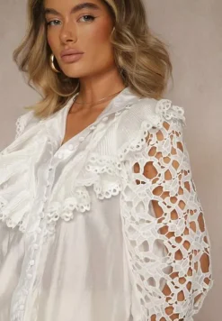 Biała Koszula z Ażurowymi Rękawami i Stójką z Falbankami Canadira