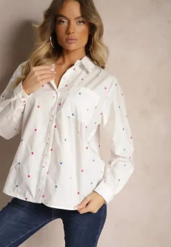 Biała Koszula z Bawełną Wykończona Haftowanymi Sercami i Kieszonką Merinitte