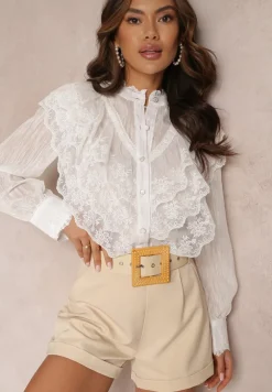 Biała Koszula z Błyszczącą Nitką i Haftowanymi Wstawkami Daizee