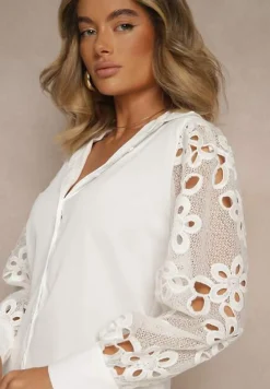 Biała Koszula z Eleganckimi Rękawami Ozdobionymi Ażurową Koronką Urecca