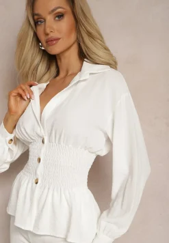 Biała Koszula z Marszczoną Talią i Ozdobnymi Guzikami Dapnelli