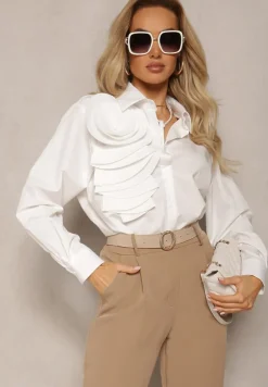 Biała Koszula z Wiązanym Sznurkiem Przy Szyi i Ozdobną Aplikacją z Boku Oldivia