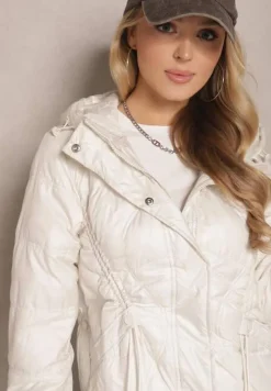 Biała Kurtka z Kapturem Sznurkami i Ozdobnymi Przeszyciami Karedia