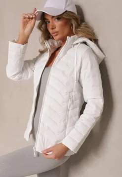 Biała Kurtka z Pikowanymi Przeszyciami i Odpinanym Kapturem Natisne