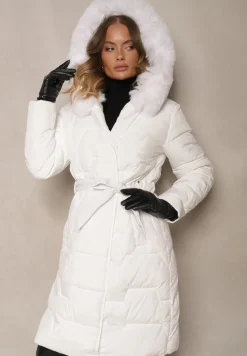 Biała Kurtka z Pikowanymi Przeszyciami i Kapturem z Futerkiem Wiązana w Pasie Attelisse