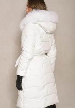 Biała Kurtka z Pikowanymi Przeszyciami i Kapturem z Futerkiem Wiązana w Pasie Attelisse