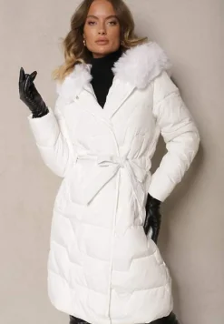 Biała Kurtka z Pikowanymi Przeszyciami i Kapturem z Futerkiem Wiązana w Pasie Attelisse