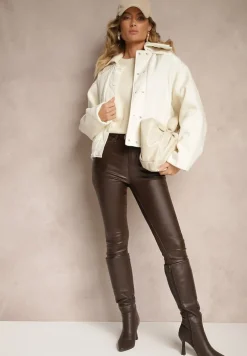 Biała Kurtka Zapinana na Napy z Odpinanym Kołnierzem i Materiałowymi Wstawkami Liolie