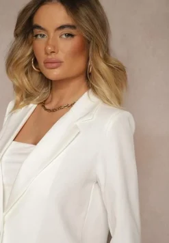 Biała Marynarka z Imitacją Kieszeni i Usztywnioną Linią Ramion Vivissea
