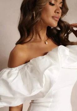 Biała Mini Sukienka o Dopasowanym Fasonie z Hiszpańskim Dekoltem Callacia