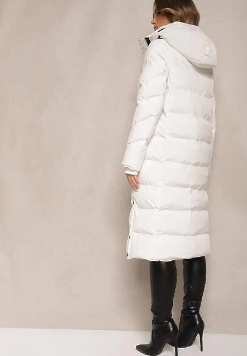 Biała Pikowana Kurtka o Długim Kroju z Kapturem i Ściągaczami Zapinana z Boku na Napy Siarielia