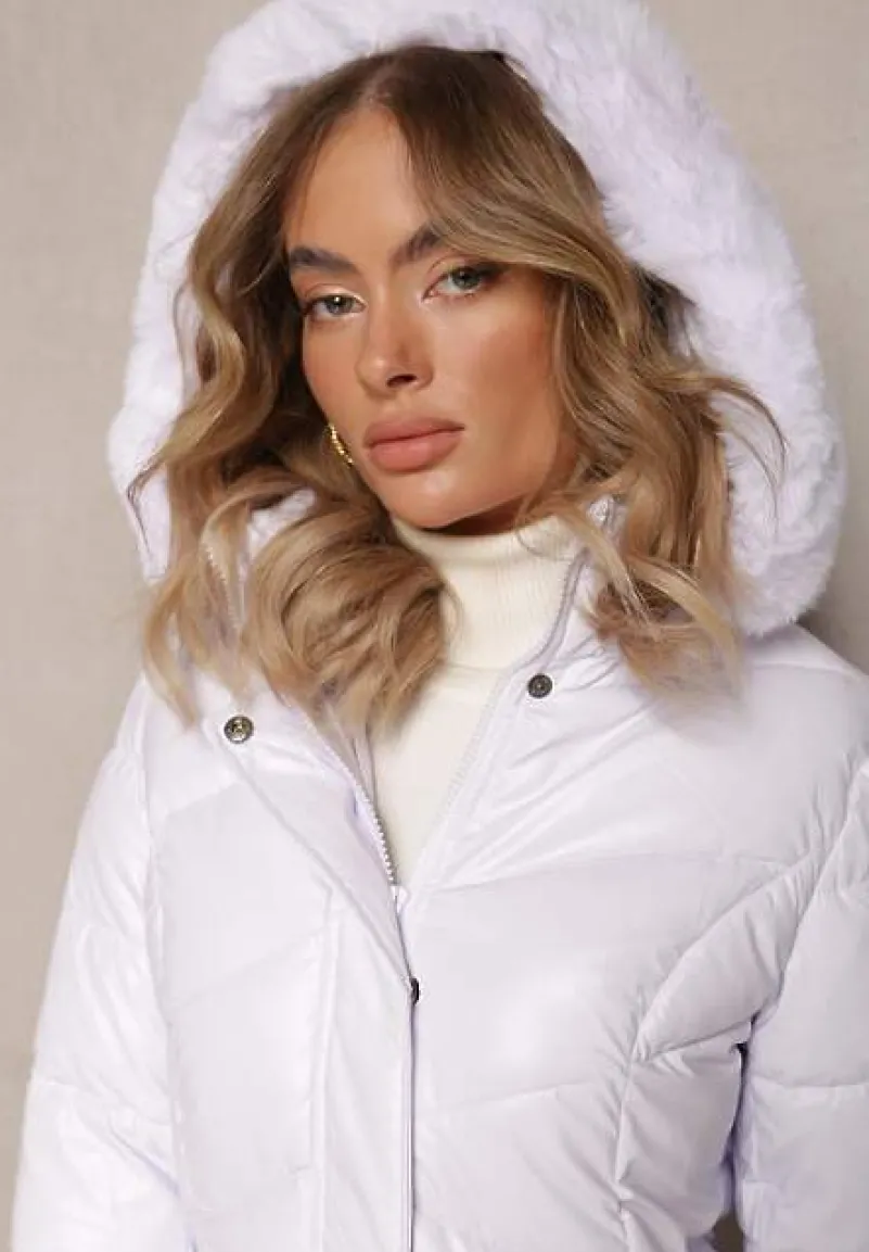 Biała Pikowana Kurtka z Odpinanym Kapturem i Ozdobnym Futerkiem Ainoa