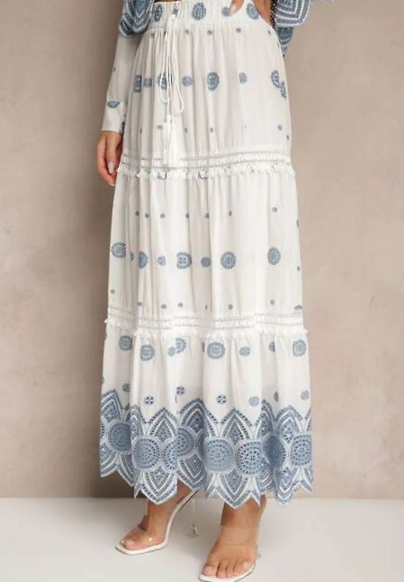 Biała Rozkloszowana Spódnica z Bawełny z Haftowanym Zdobieniem Silamea