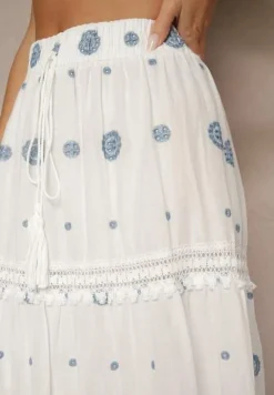 Biała Rozkloszowana Spódnica z Bawełny z Haftowanym Zdobieniem Silamea