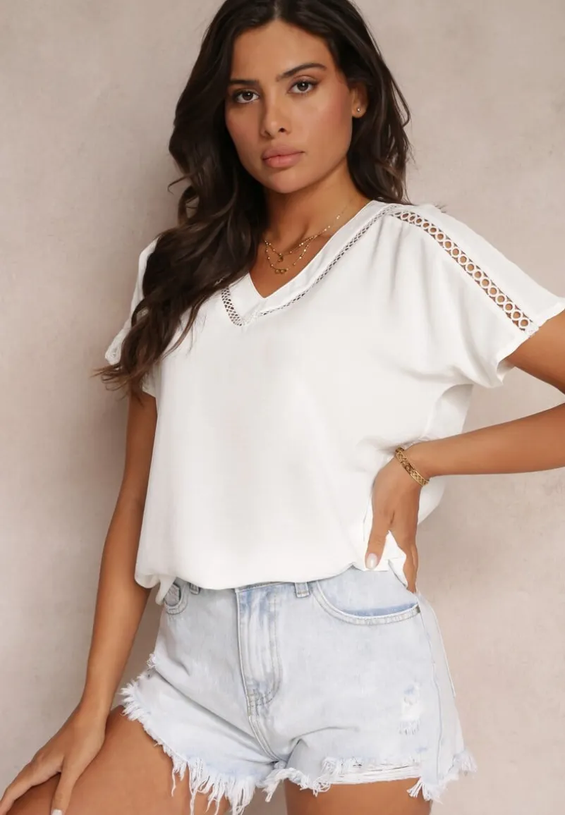 Biała Rozszerzana Bluzka z Krótkimi Rękawami i Ażurowymi Taśmami Zaylor