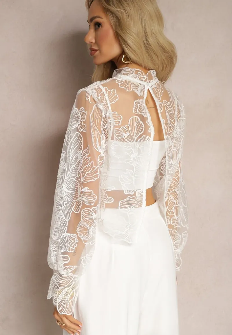 Biała Siateczkowa Bluzka ze Stójką z Haftowanym Kwiatowym Wzorem Alerfia