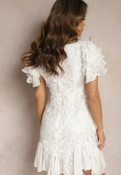 Biała Sukienka Dopasowana Mini z Koronką i Falbankami Offiamea