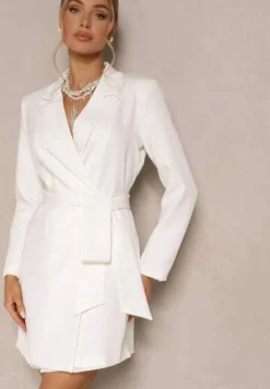 Biała Sukienka o Kroju Marynarki z Usztywnioną Linią Ramion Wiązana w Talii Equintina