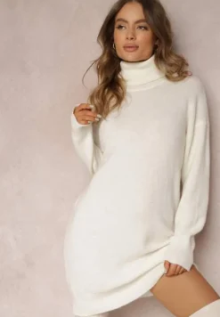 Biała Sukienka Wełniana Oversize z Golfem Revite