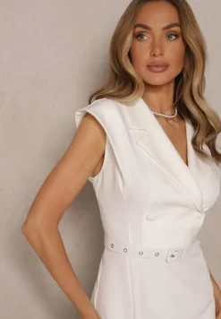 Biała Sukienka z Ozdobnymi Guzikami i Paskiem Dellanise