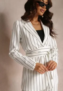 Biała Taliowana Marynarka z Wiązanym Paskiem Theolia