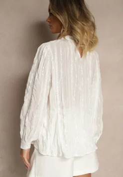 Biała Tłoczona Bluzka o Koszulowym Kroju z Ozdobnym Wiązaniem Sepalea