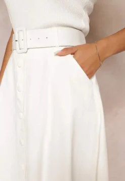 Biała Trapezowa Spódnica Midi z Rozkloszowanym Dołem i Paskiem z Klamerką z Bawełny Marydevi