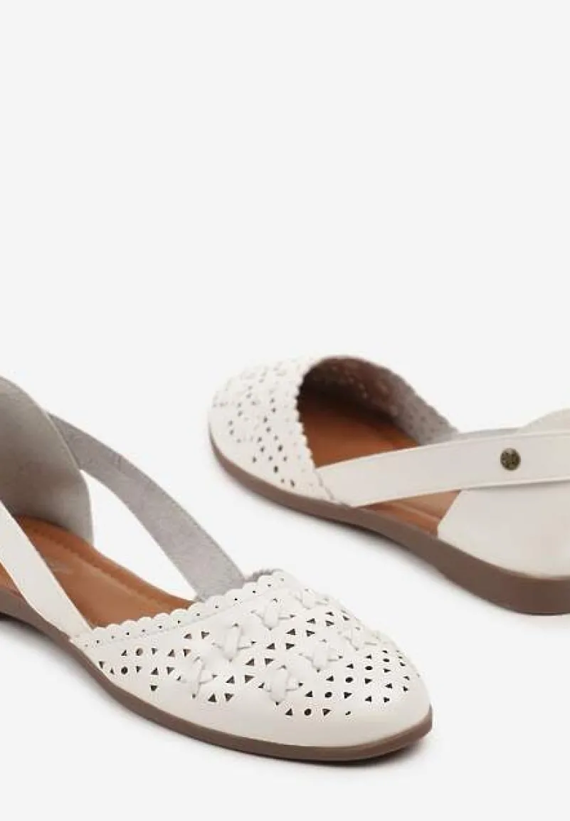Białe Ażurowe Balerinki z Ozdobnymi Wycięciami Damirra