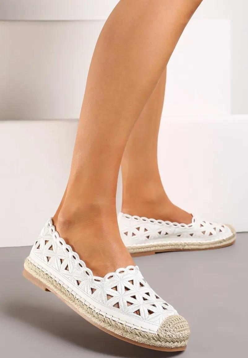 Białe Ażurowe Espadryle na Płaskiej Plecionej Podeszwie Kueria