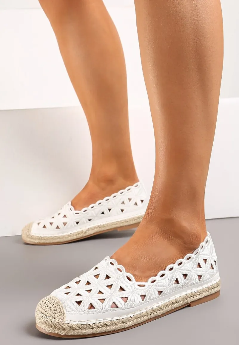Białe Ażurowe Espadryle na Płaskiej Plecionej Podeszwie Kueria