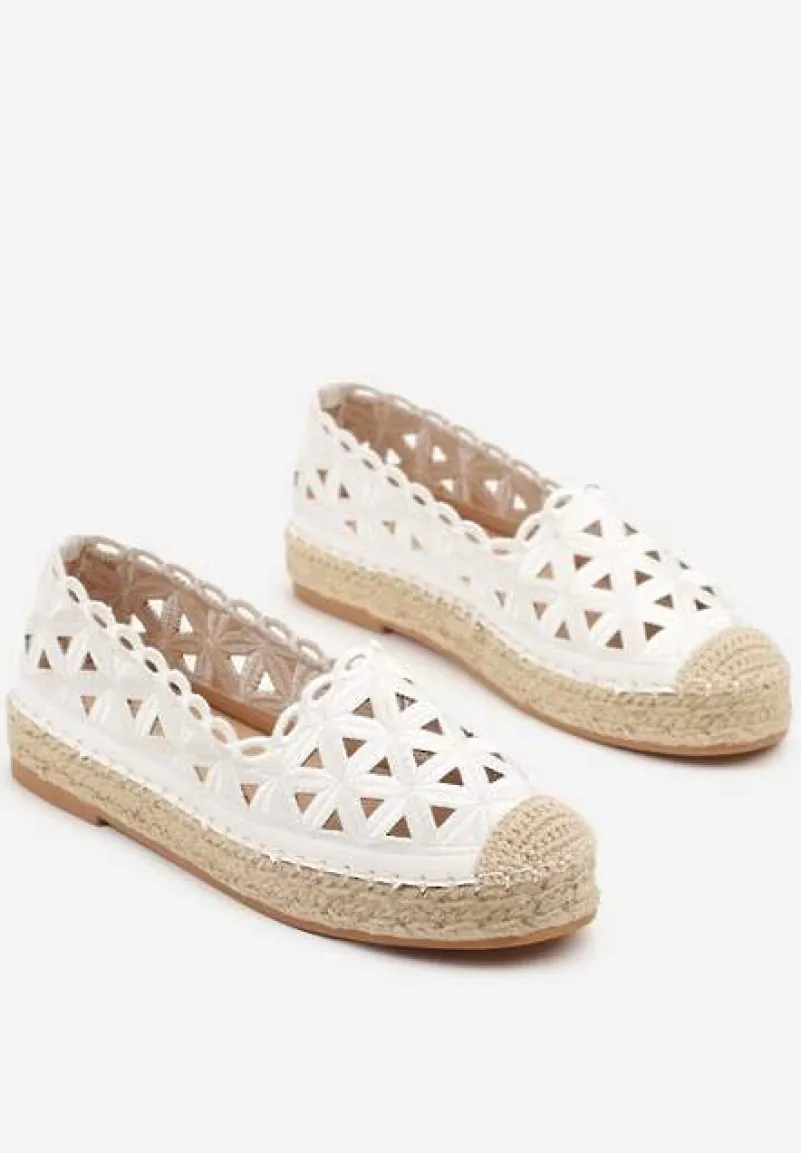 Białe Ażurowe Espadryle na Płaskiej Plecionej Podeszwie Sepanisse