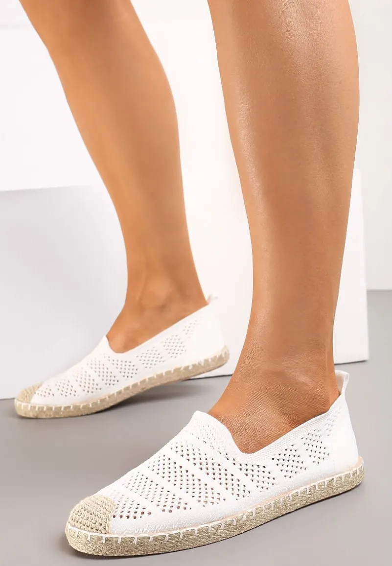 Białe Ażurowe Espadryle Ozdobione Plecionką na Podeszwie i Nosku Tarniesa