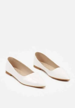 Białe Balerinki na Płaskiej Podeszwie w Klasycznym Stylu Elithra