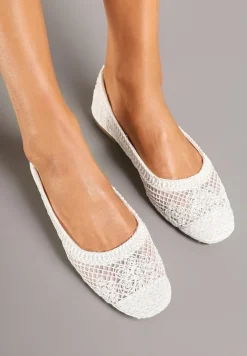 Białe Balerinki Ozdobione Siateczką Landeora