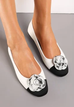 Białe Balerinki Ozdobione Kwiatkiem 3D i Perłą Ethere