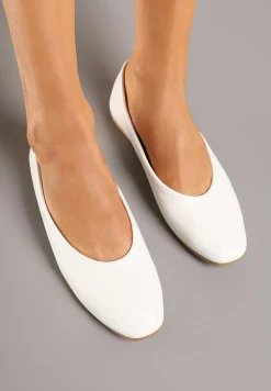 Białe Balerinki w Klasycznym Stylu Daviveme