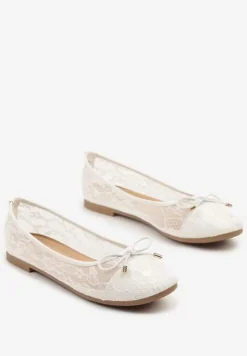 Białe Balerinki z Koronkową Cholewką i Kokardą Ulidisa