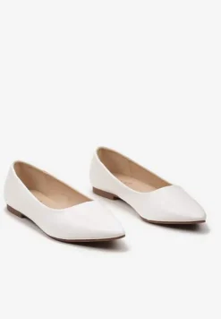 Białe Balerinki ze Szpiczastym Noskiem Kaerille
