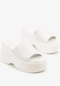 Białe Basicowe Klapki na Platformie Faliriela