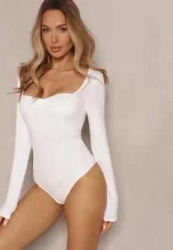 Białe Body Longsleeve z Wiskozą z Ozdobnym Marszczeniem Ninaviria