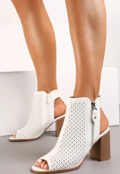 Białe Botki Wycięte za Kostkę z Ozdobnym Suwakiem i Ażurową Cholewką Arcida