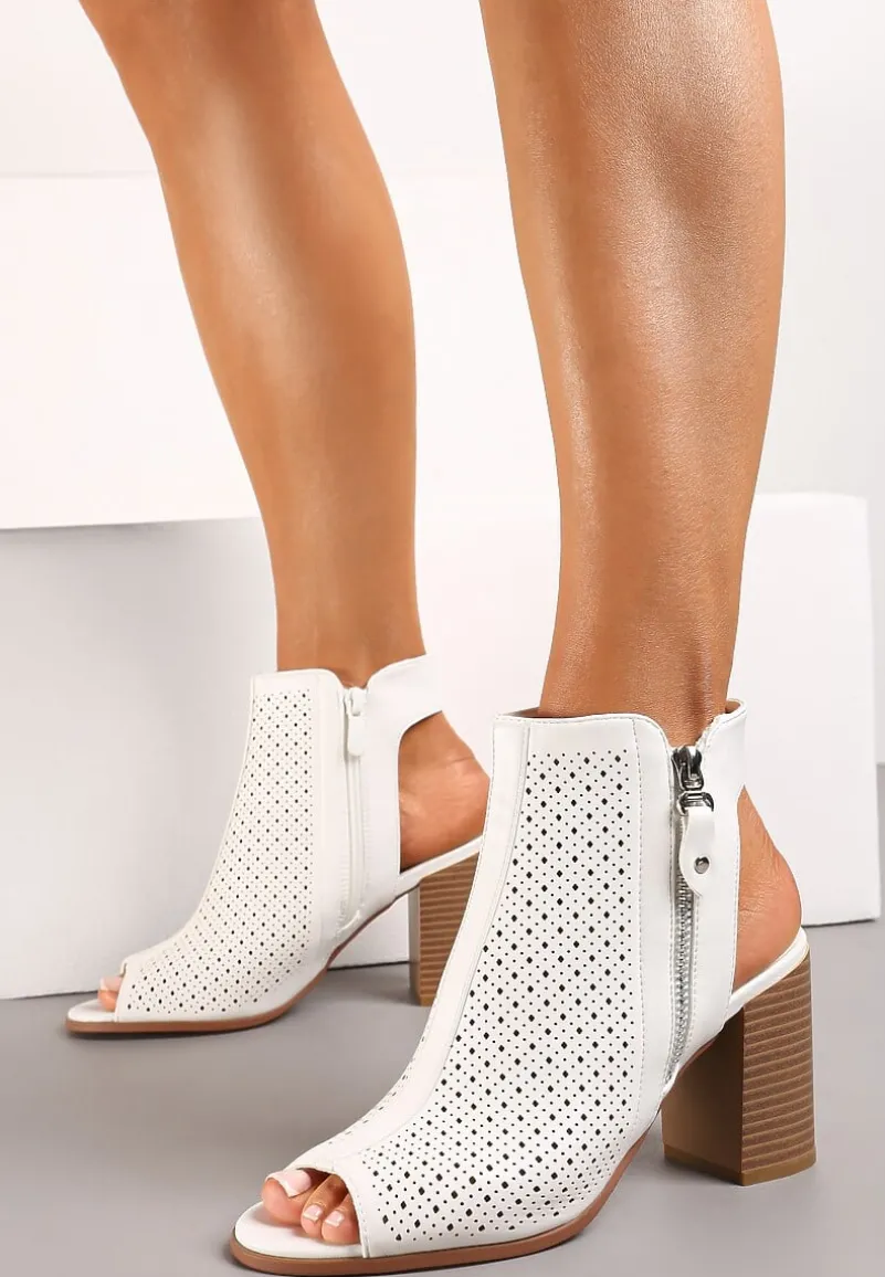 Białe Botki Wycięte za Kostkę z Ozdobnym Suwakiem i Ażurową Cholewką Arcida