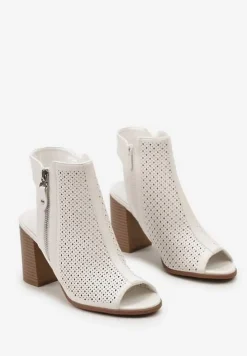Białe Botki Wycięte za Kostkę z Ozdobnym Suwakiem i Ażurową Cholewką Arcida