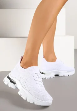 Białe Buty Sportowe Sneakersy z Siateczki na Tłoczonej Podeszwie Zdobionej Aplikacją Neltewia
