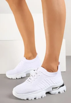 Białe Buty Sportowe Sneakersy z Siateczki na Tłoczonej Podeszwie Zdobionej Aplikacją Neltewia