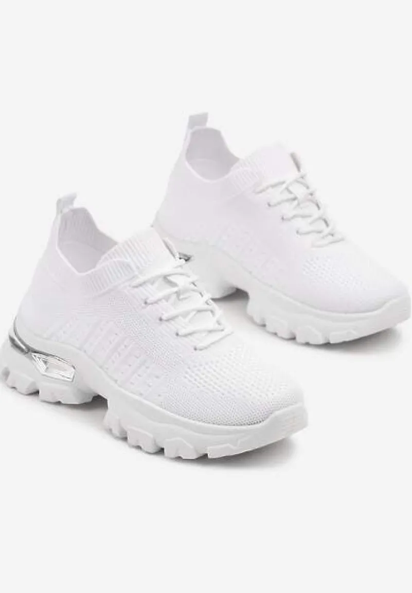 Białe Buty Sportowe Sneakersy z Siateczki na Tłoczonej Podeszwie Zdobionej Aplikacją Neltewia