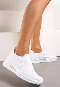 Białe Casualowe Buty Sportowe na Grubszej Podeszwie Ozdobione Perforacją Fiovena