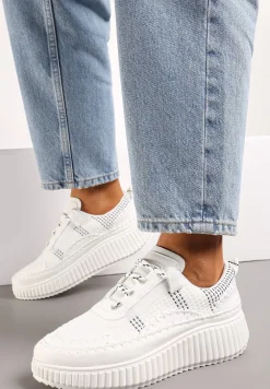 Białe Casualowe Sneakersy z Wiązaniem na Wzorzystej Grubej Podeszwie Aniata